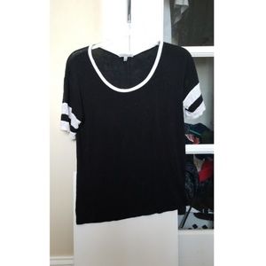 Black shirt sleeve shirt